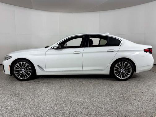 2021 BMW 530 530i