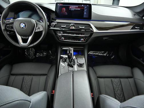 2021 BMW 530 530i