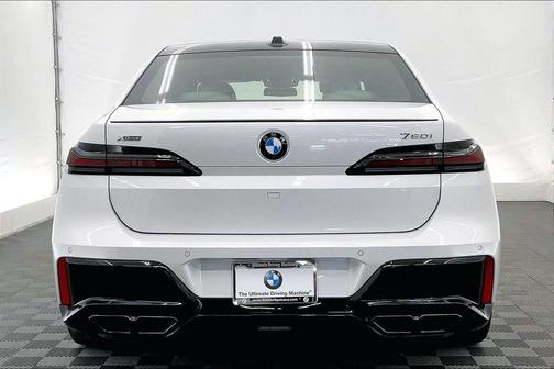 Mineral White Metallic 2025 BMW 760 xDrive