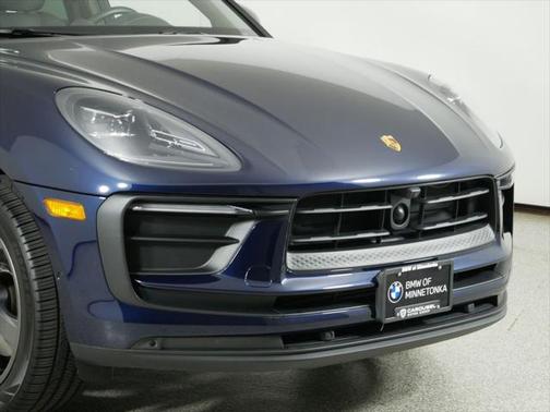 2022 Porsche Macan Base