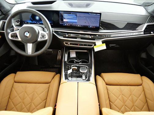 Skyscraper Grey Metallic 2026 BMW X7 xDrive40i
