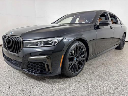 2022 BMW M760 xDrive