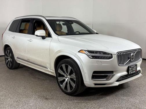 2024 Volvo XC90 Recharge Plug-In Hybrid T8 Ultimate Bright Theme 7-Seater