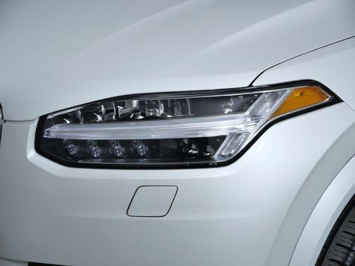 2024 Volvo XC90 Recharge Plug-In Hybrid T8 Ultimate Bright Theme 7-Seater