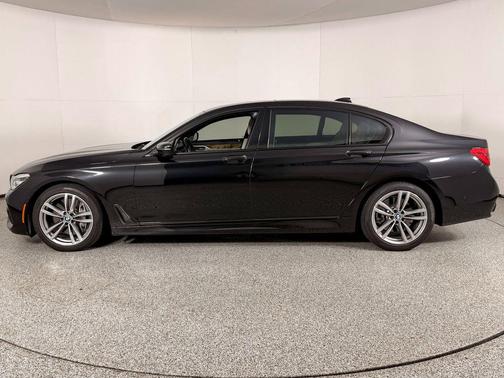 2017 BMW 750 i xDrive