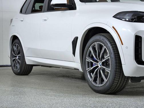 White Metallic 2026 BMW X5 PHEV xDrive50e