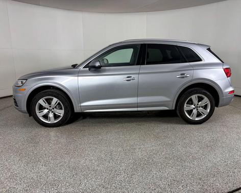 Florett Silver Metallic 2018 Audi Q5 2.0T Tech Premium