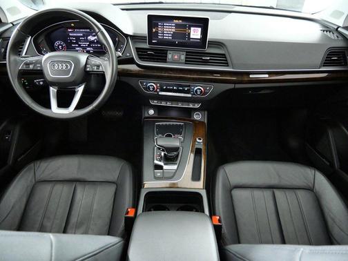 Florett Silver Metallic 2018 Audi Q5 2.0T Tech Premium