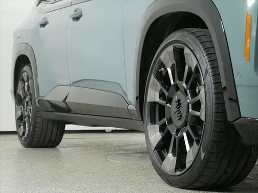 2023 BMW XM Base