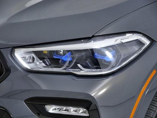 2021 BMW X6 M50i