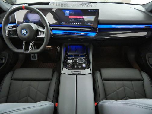 Black Sapphire Metallic 2026 BMW i5 M60