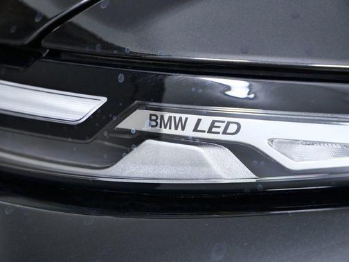 Black Sapphire Metallic 2026 BMW X7 xDrive40i