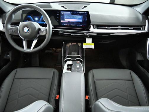 Alpine White 2026 BMW X1 xDrive28i