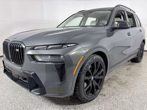 2023 BMW X7 M60i