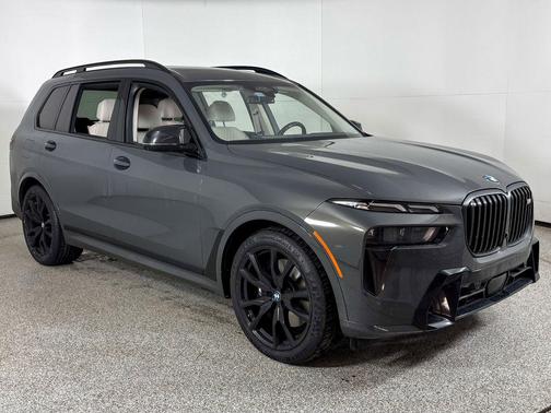 2023 BMW X7 M60i