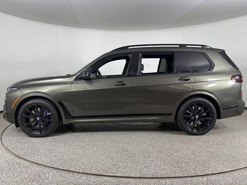 2024 BMW X7 M60i