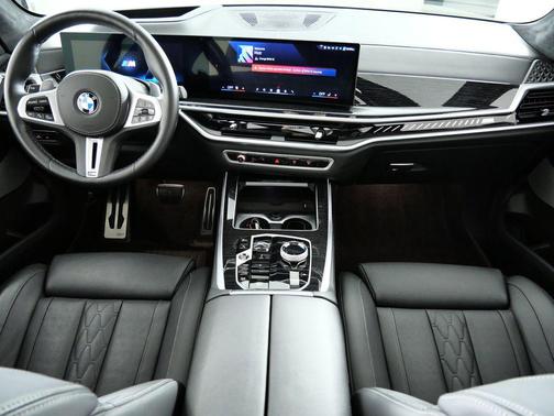 2024 BMW X7 M60i