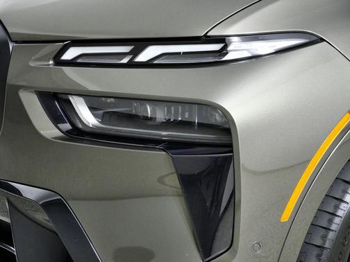 2024 BMW X7 M60i