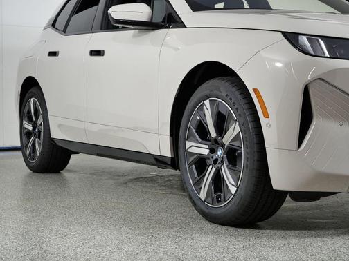 2026 BMW iX xDrive60