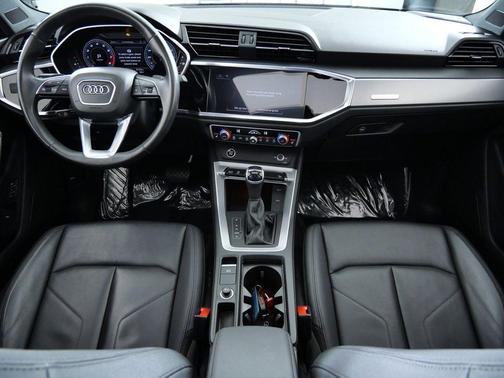 2022 Audi Q3 45 S line Premium Plus