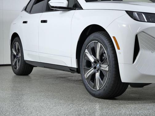 2026 BMW iX xDrive45
