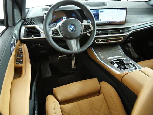 Mineral White Metallic 2026 BMW X5 PHEV xDrive50e