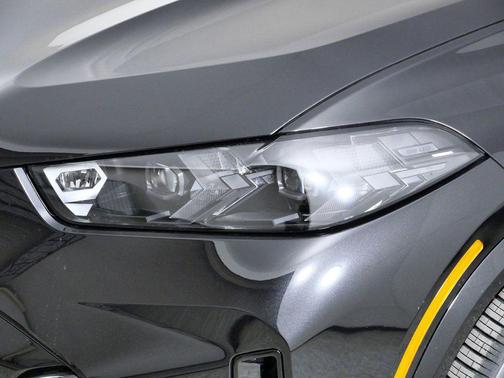 Black Sapphire Metallic 2026 BMW X5 PHEV xDrive50e