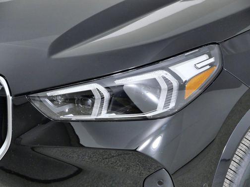 Jet Black 2026 BMW X1 xDrive28i
