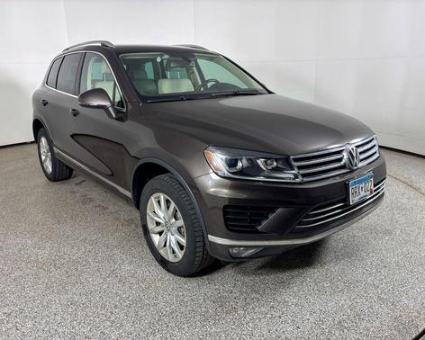 Black Oak Brown Metallic 2015 Volkswagen Touareg V6 Sport