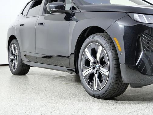 2026 BMW iX xDrive60