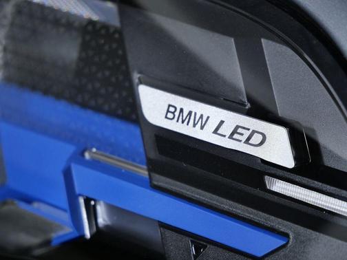 Skyscraper Grey Metallic 2026 BMW X5 xDrive40i