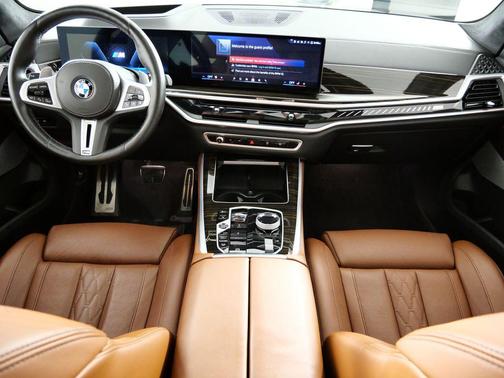 2025 BMW X5 M60i