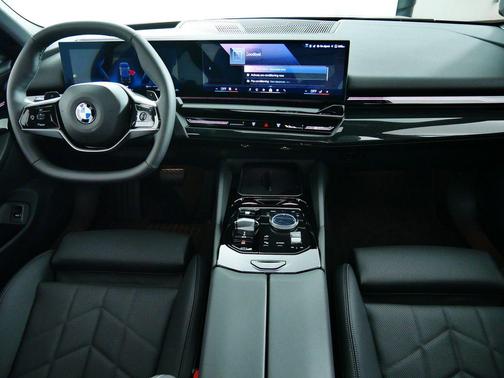 2026 BMW 530 i xDrive