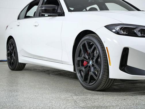 2026 BMW 330 i xDrive