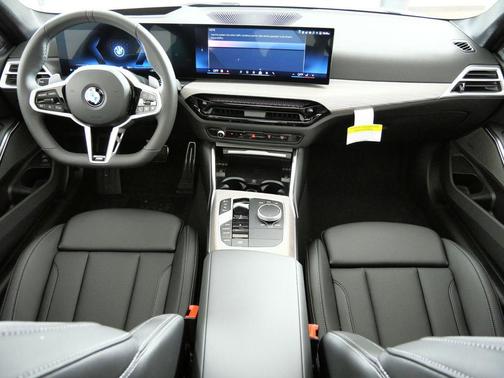 2026 BMW 330 i xDrive