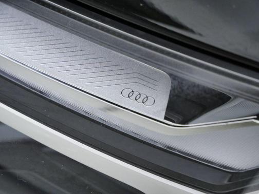 2022 Audi Q5 45 S line Premium Plus