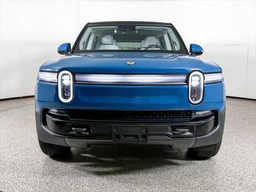 2025 Rivian R1S Premium Tri Motor Max Pack