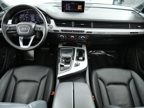 2019 Audi Q7 45 Premium Plus
