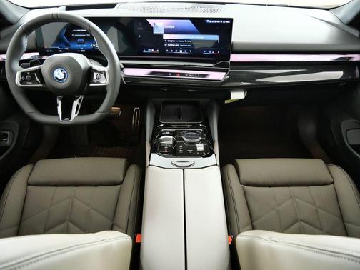 2026 BMW i5 xDrive40