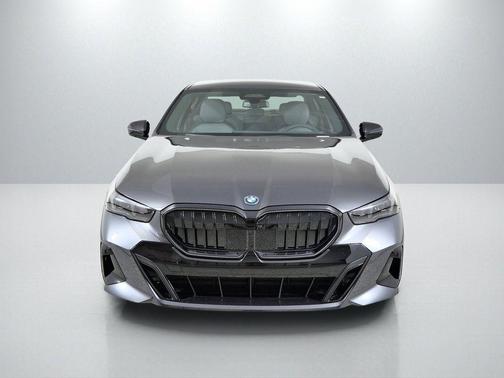 Dark Graphite 2026 BMW 550e xDrive