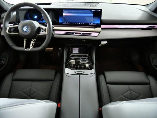Dark Graphite 2026 BMW 550e xDrive