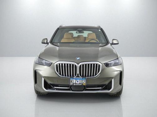 Manhattan Green Metallic 2024 BMW X5 xDrive40i