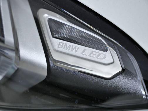 Alpine White 2026 BMW 330 330i xDrive