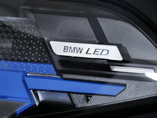 Black Sapphire Metallic 2026 BMW X5 xDrive40i
