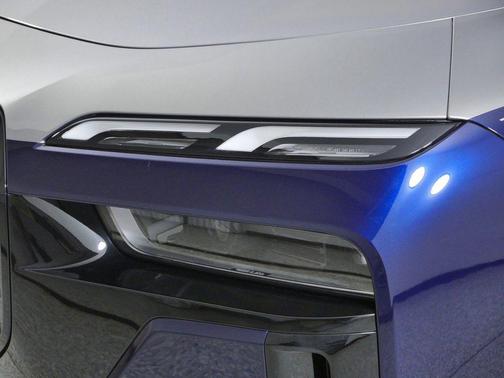 Tanzanite Blue II Metallic 2023 BMW 760 i xDrive