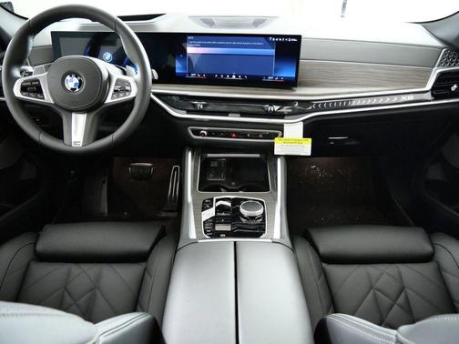 2026 BMW X6 xDrive40i