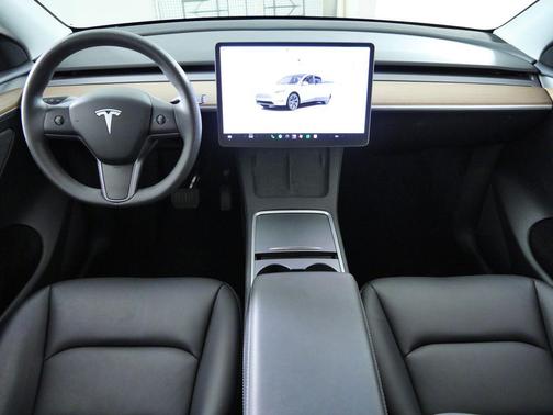 Pearl White Multi-Coat 2025 Tesla Model Y Long Range Dual Motor All-Wheel Drive