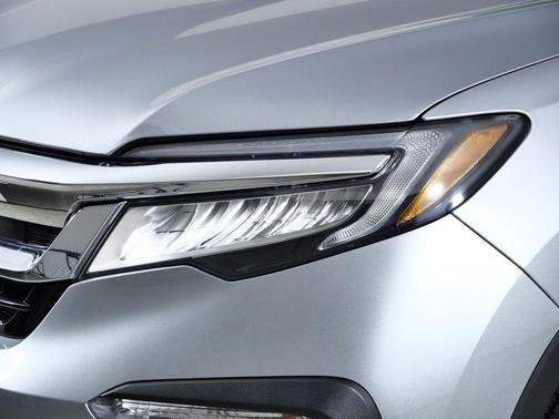 2019 Honda Pilot Touring 8-Passenger