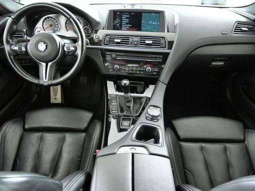 Alpine White 2015 BMW M6 Base