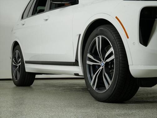 2026 BMW X7 M60i